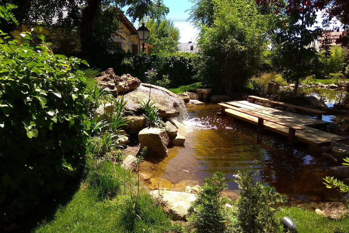 jardine con estanque 1